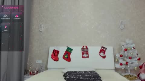 Snapshot of meegannlovee7 chatting on 12.23.24 Megan online show from 12.23.24