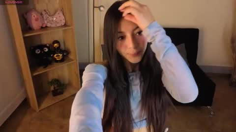 Snapshot of meelanny_ds chatting on 11.17.25 online show from 11.17.25