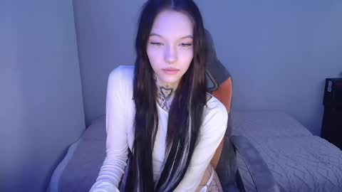 Snapshot of mefwhore chatting on 01.27.25 mefwhOre online show from 01.27.25