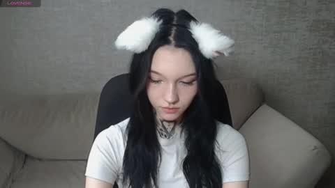Snapshot of mefwhore chatting on 02.28.25 mefwhOre online show from 02.28.25