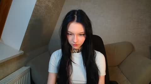 Snapshot of mefwhore chatting on 03.06.25 mefwhOre online show from 03.06.25