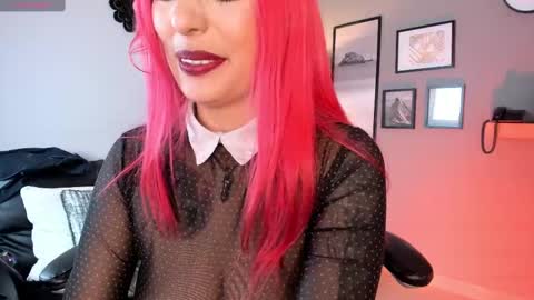 Snapshot of megaan_grey_ chatting on 10.01.25 Megan Grey 3 online show from 10.01.25