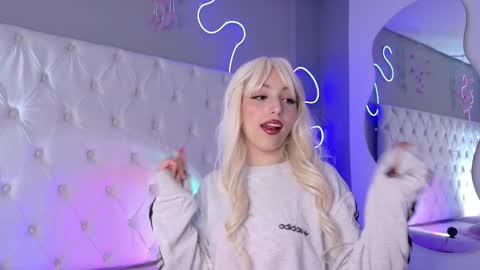 Snapshot of megan__cole1 chatting on 09.22.25 Megan  online show from 09.22.25