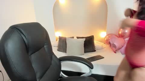 Snapshot of megan__monroe chatting on 09.20.25 megan__monroe online show from 09.20.25