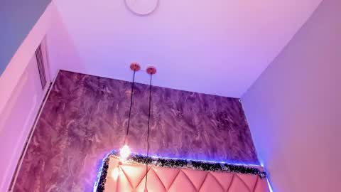 M E G A N online show from 12.12.24