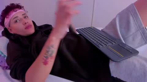 M E G A N online show from 12.21.24