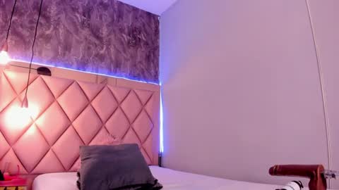 M E G A N online show from 01.25.25