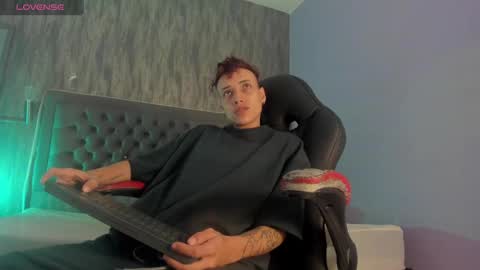 M E G A N online show from 01.26.25