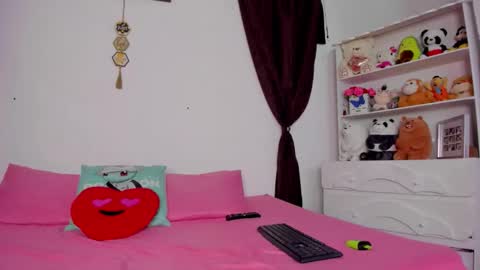 M E G A N online show from 10.14.25