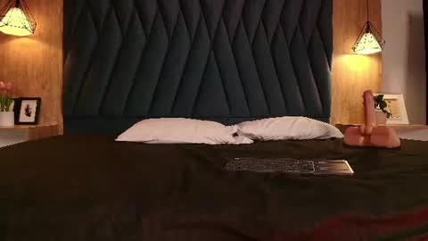 M E G A N  online show from 06.11.26