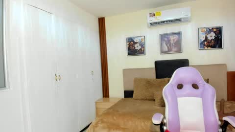 Megan online show from 04.01.26