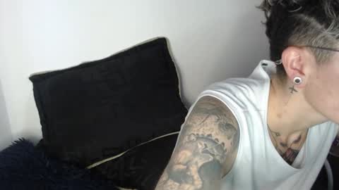 Megan and sophi online show from 09.13.25