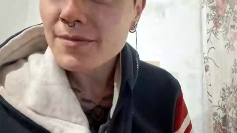 Megan and sophi online show from 10.04.25