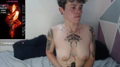 Megan and sophi online show from 10.26.25