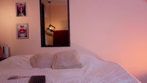 megan do santos online show from 09.24.25