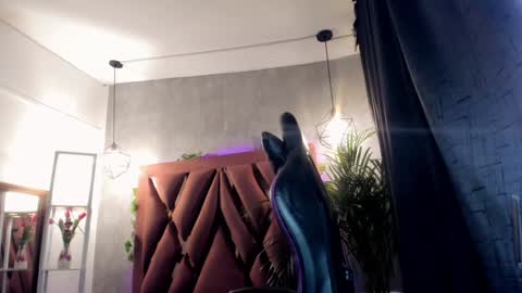    online show from 01.02.25
