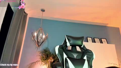    online show from 10.01.25