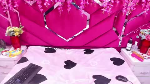 megan_latinn online show from 01.10.25