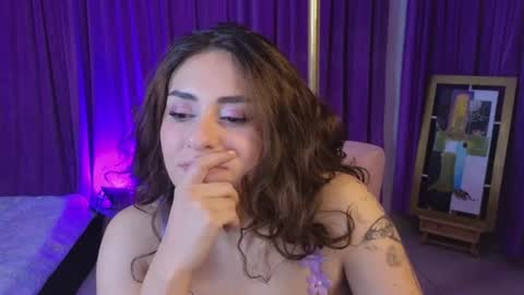 Snapshot of megan_ricci chatting on 07.17.26 Laura online show from 07.17.26