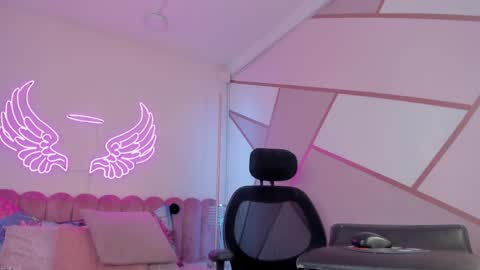 megan_shyne online show from 04.15.26