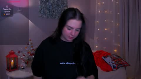 Meganberry online show from 12.18.25