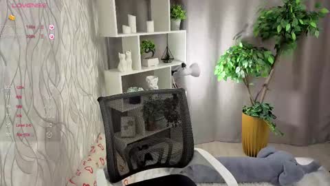 Michelle online show from 10.04.25