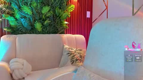 Snapshot of meganfox9 chatting on 10.11.25 Megan Nice to meet you  online show from 10.11.25