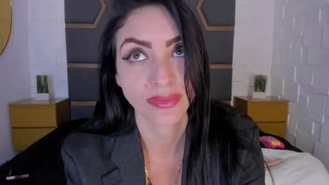 Megan Hofman online show from 09.23.25