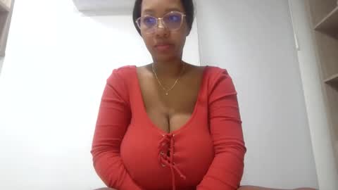 Snapshot of meganhotxx2 chatting on 01.23.25 megan online show from 01.23.25
