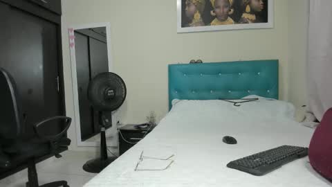 megan        online show from 09.16.25