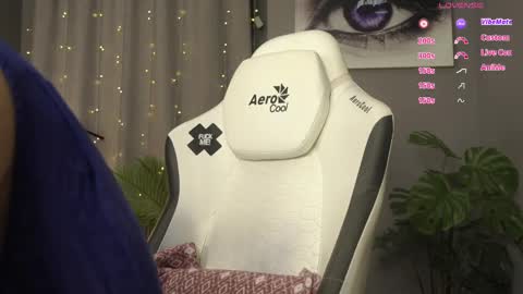 MeganieX online show from 10.25.25