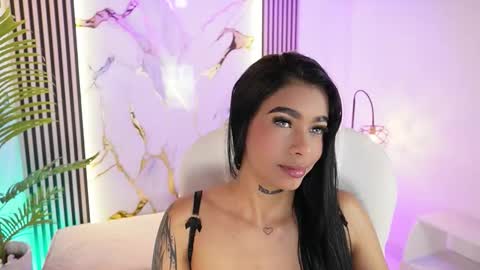 Megan Lowell online show from 11.29.25