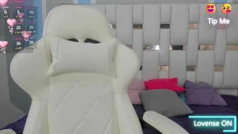 Megan Queen online show from 11.15.25