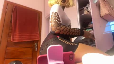 Snapshot of meganstallion1 chatting on 05.11.26 MEG online show from 05.11.26