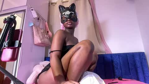 Snapshot of meganstallion1 chatting on 05.12.26 MEG online show from 05.12.26