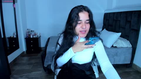 Megan Xue online show from 02.05.25
