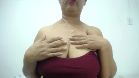 Snapshot of megatitsxxx chatting on 12.19.24 milfpleasure online show from 12.19.24