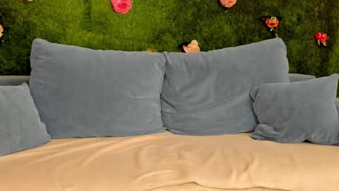 megatitts_ online show from 10.07.25