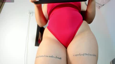 Snapshot of megganevans chatting on 10.23.25   online show from 10.23.25