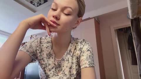 Snapshot of megganskurski chatting on 02.23.26 Mia online show from 02.23.26