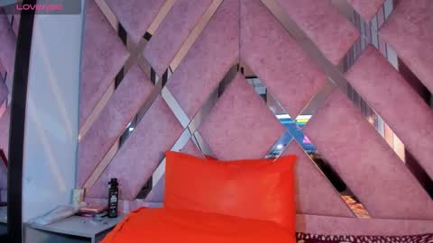 meghanqueen__ online show from 03.05.26