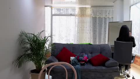 Mei online show from 02.15.25