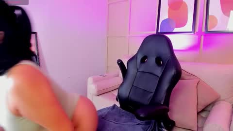 Melvis online show from 11.24.25