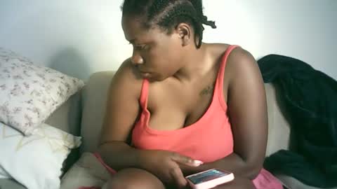 Snapshot of mel_candi94 chatting on 09.21.25 pretty online show from 09.21.25