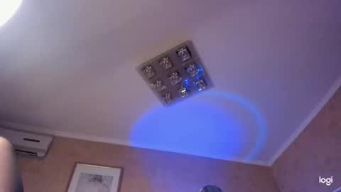  Start every day 2000 - 700 online show from 11.14.25