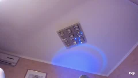  Start every day 2000 - 700 online show from 11.28.25