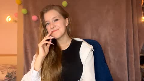 Snapshot of melaineswinderman chatting on 10.10.25 Gera online show from 10.10.25