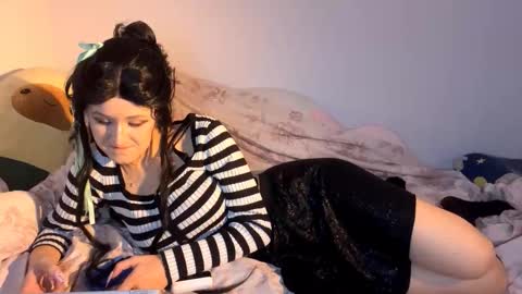 Snapshot of melaineswinderman chatting on 10.20.25 Gera online show from 10.20.25