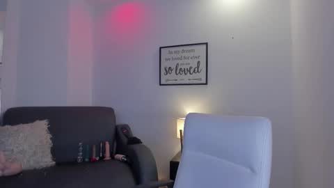 melan_owen online show from 12.20.25