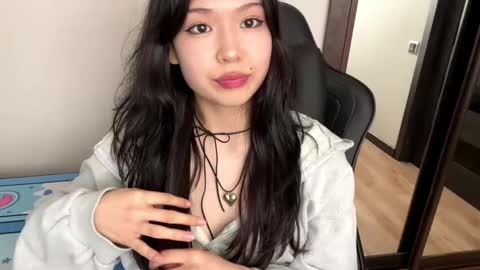 Snapshot of melana_love chatting on 03.10.25 Melana online show from 03.10.25